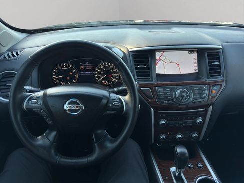 Used 2019 Nissan Pathfinder Platinum FWD image 14