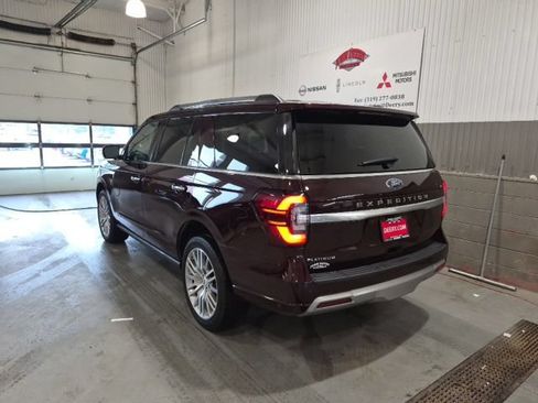 Used 2024 Ford Expedition Platinum AWD/4WD image 5