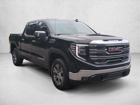 Used 2025 GMC Sierra 1500 SLT AWD/4WD image 3