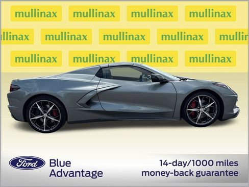 Used 2022 Chevrolet Corvette Stingray Premium Conv w/ Z51 Performance Package RWD image 2