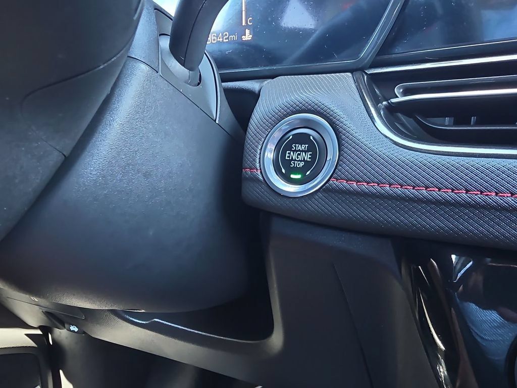 Used 2024 Chevrolet TrailBlazer RS w/ Convenience Package FWD image 17