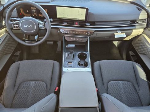 New 2026 Kia Carnival LX FWD image 20