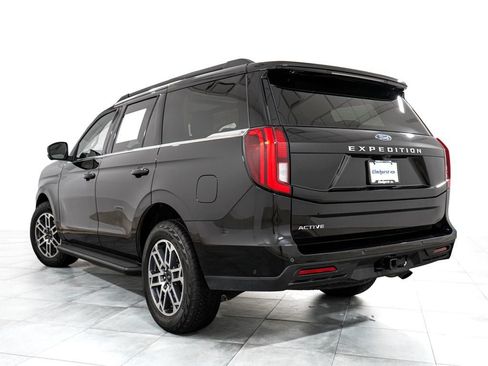 Certified 2025 Ford Expedition Active AWD/4WD image 5
