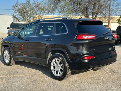Used 2016 Jeep Cherokee Latitude image 4
