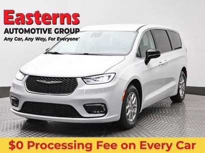 Used 2024 Chrysler Pacifica Touring-L
