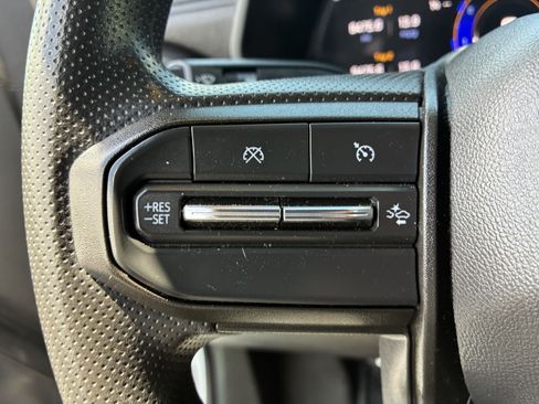 Used 2025 Chevrolet Colorado W/T RWD image 29
