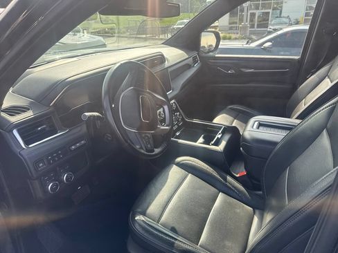 Used 2024 GMC Yukon XL Denali AWD/4WD image 2