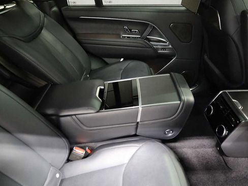 Used 2023 Land Rover Range Rover Long Wheelbase First Edition image 34