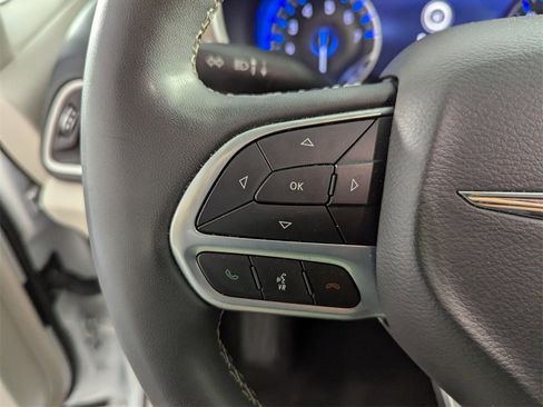 Used 2023 Chrysler Voyager LX image 28