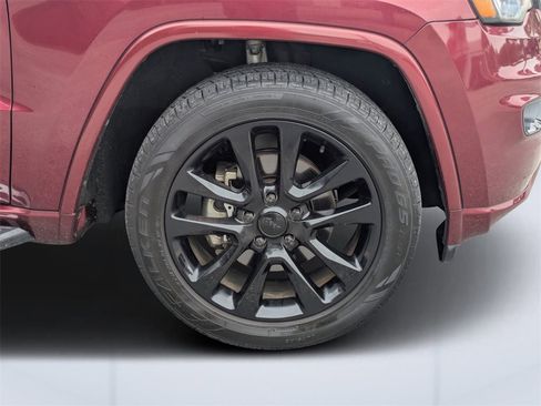 Used 2018 Jeep Grand Cherokee Altitude image 10