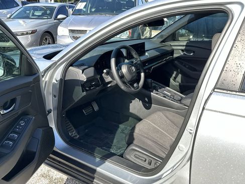 Used 2024 Honda Accord Sport image 10