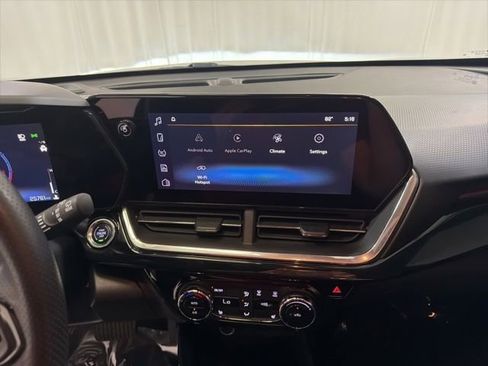 Used 2024 Chevrolet Trax RS FWD image 16