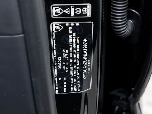 Used 2022 Lamborghini Urus image 19