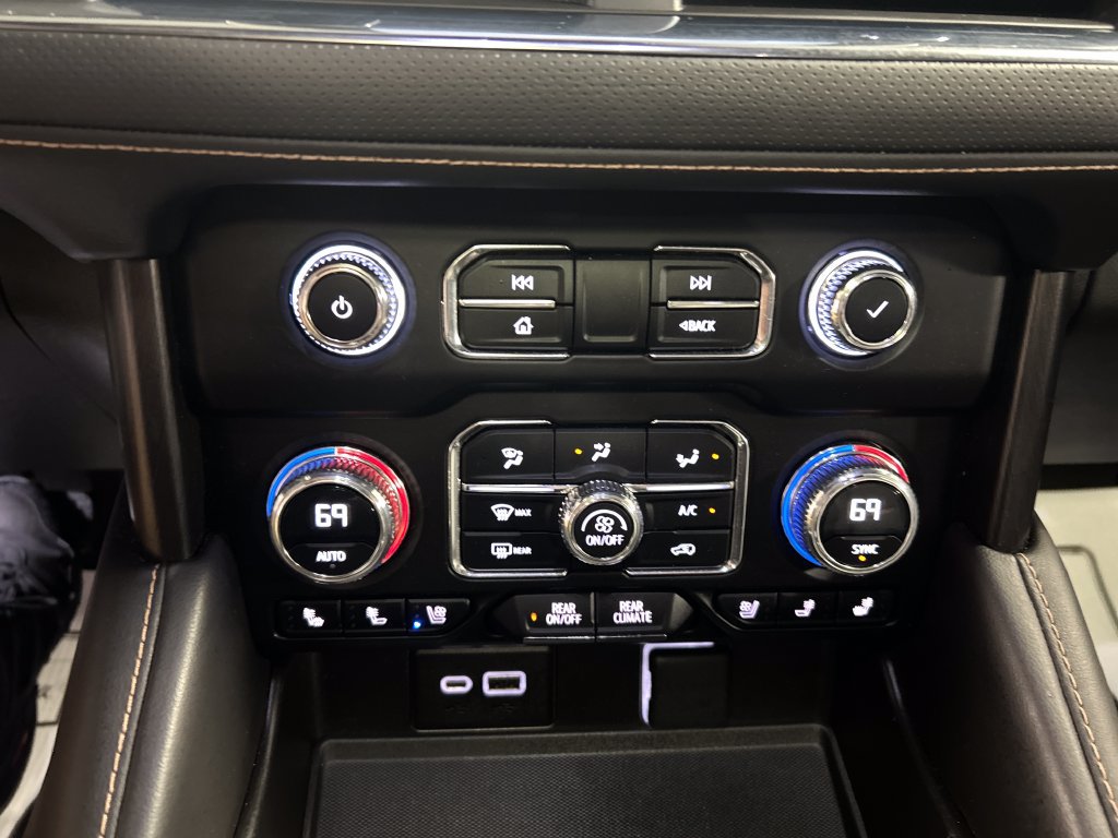 Used 2023 GMC Yukon AT4 AWD/4WD image 19