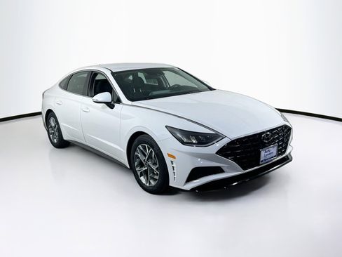 Used 2023 Hyundai Sonata SEL w/ Cargo Package image 3