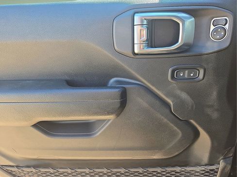 Used 2023 Jeep Wrangler Unlimited Rubicon 4xe image 21