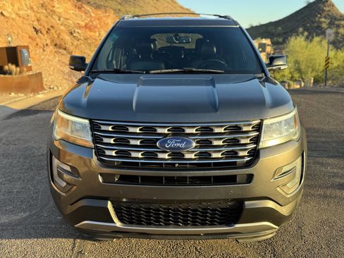 Used 2017 Ford Explorer XLT w/ Equipment Group 202A image 2