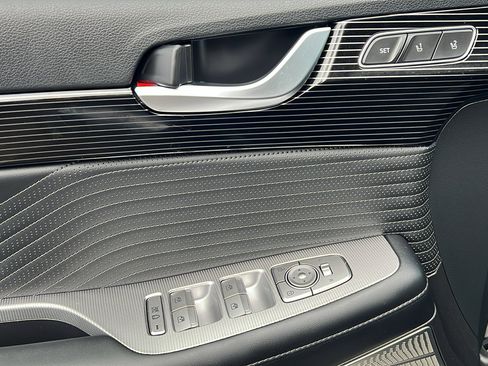 Used 2024 Hyundai Palisade Calligraphy image 18