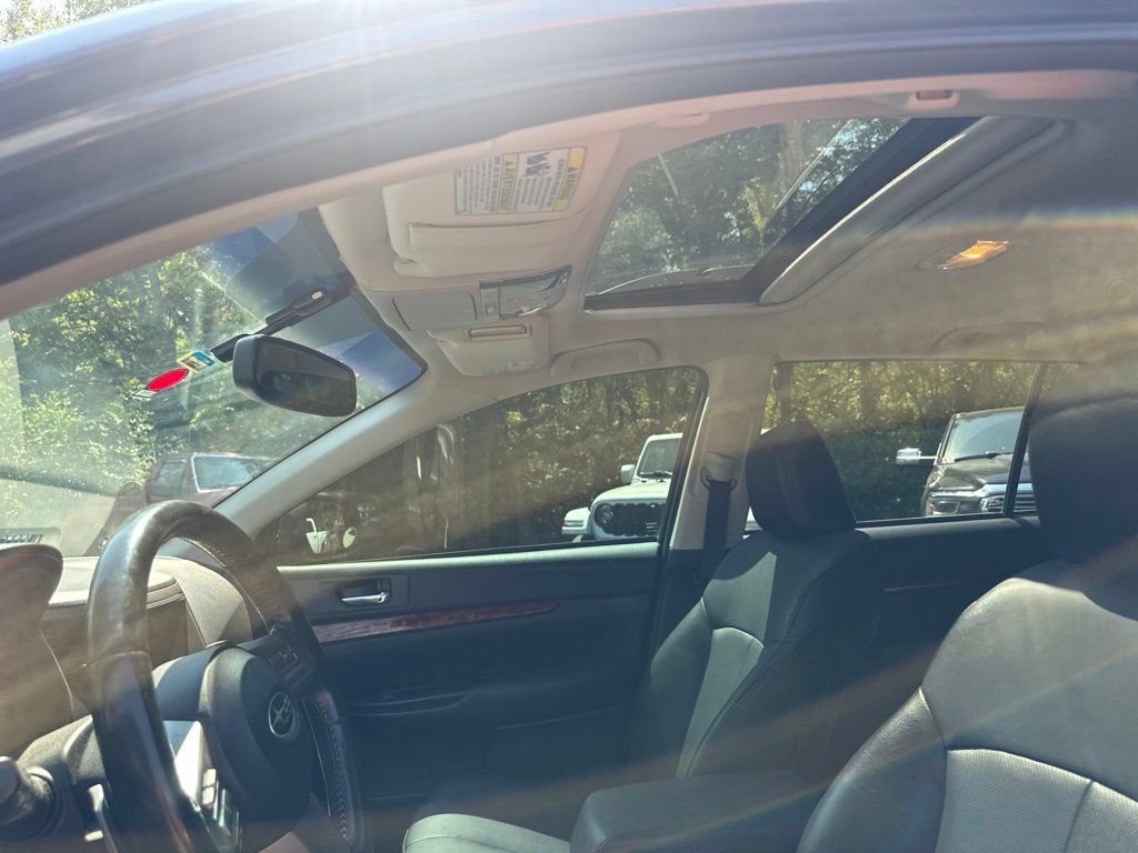 Used 2011 Subaru Outback 2.5i Limited w/ PWR Moonroof Pkg AWD/4WD image 26