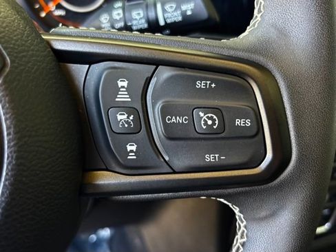 Used 2025 Jeep Wrangler Unlimited Sport AWD/4WD image 18