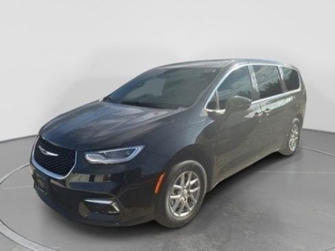 New 2026 Chrysler Pacifica Select image 6