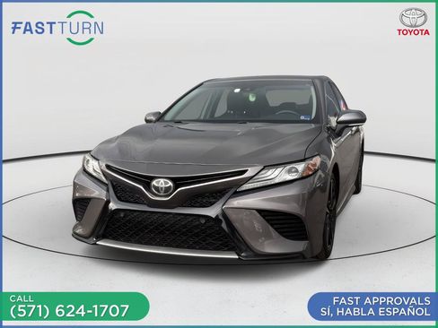 Used 2018 Toyota Camry XSE FWD image 2
