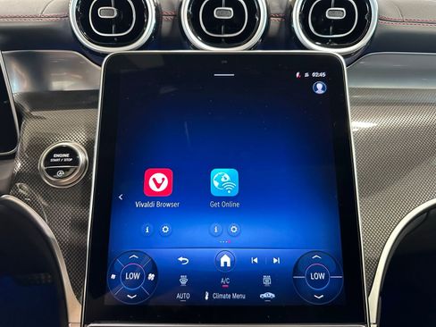 Used 2025 Mercedes-Benz GLC 43 AMG 4MATIC image 31