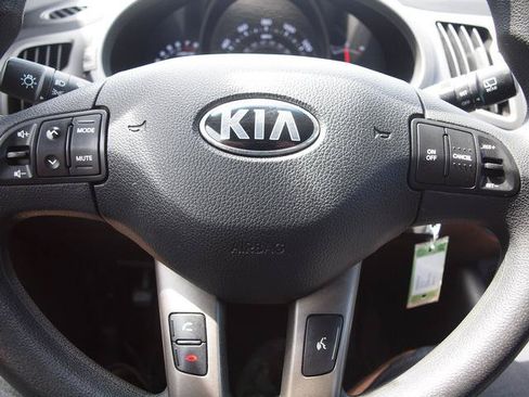 Used 2015 Kia Sportage LX AWD/4WD image 9