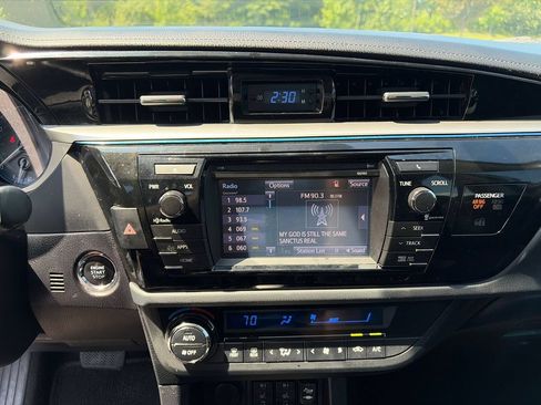 Used 2015 Toyota Corolla S Premium FWD image 23