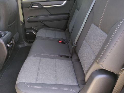 Used 2025 GMC Acadia Elevation image 18