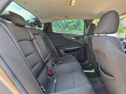 Used 2018 Chevrolet Malibu LT FWD image 26