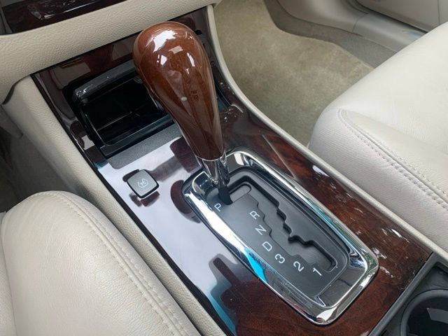Used 2010 Cadillac DTS Luxury FWD image 23
