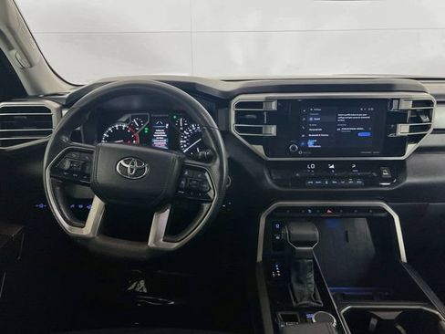 Used 2022 Toyota Tundra SR5 w/ SR5 Convenience Package AWD/4WD image 17