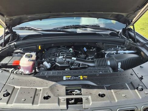 Used 2025 Jeep Grand Cherokee Altitude image 36