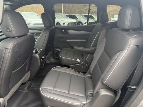 Used 2025 Buick Enclave Sport Touring w/ LPO, All-Weather Package image 17