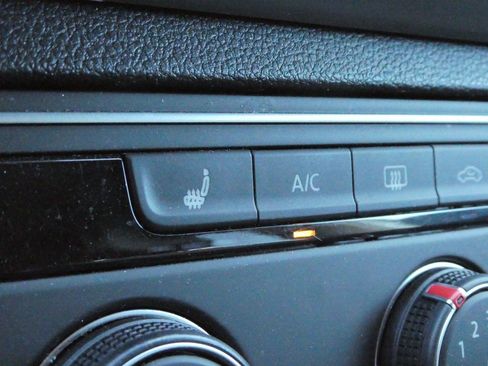 Used 2022 Volkswagen Atlas SE image 15