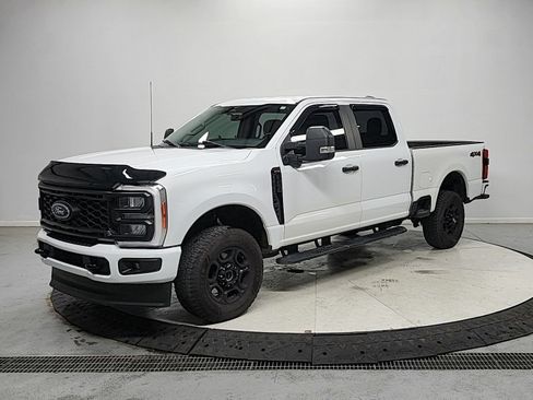Used 2023 Ford F250 XL w/ STX Appearance Package AWD/4WD image 3