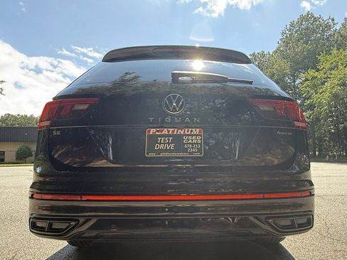 Used 2022 Volkswagen Tiguan SE R-Line image 10