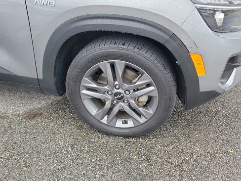 Used 2023 Kia Seltos LX image 7