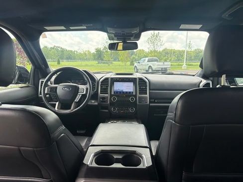 Used 2020 Ford Expedition XLT w/ Equipment Group 202A AWD/4WD image 24