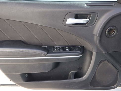 Used 2017 Dodge Charger SXT image 7