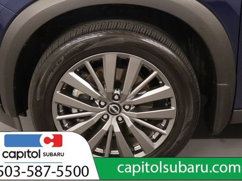 Used 2025 Nissan Pathfinder SL w/ SL Premium Package AWD/4WD image 9