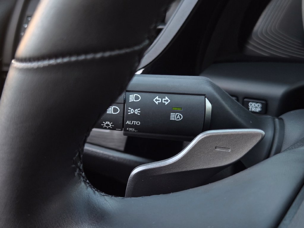 Used 2025 Lexus ES 300h w/ Premium Package FWD image 32