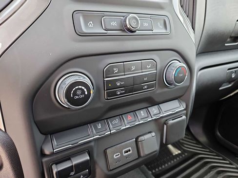 Used 2025 Chevrolet Silverado 2500 Custom w/ Custom Convenience Package image 21