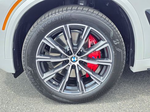 New 2026 BMW X5 xDrive40i w/ M Sport Package AWD/4WD image 8