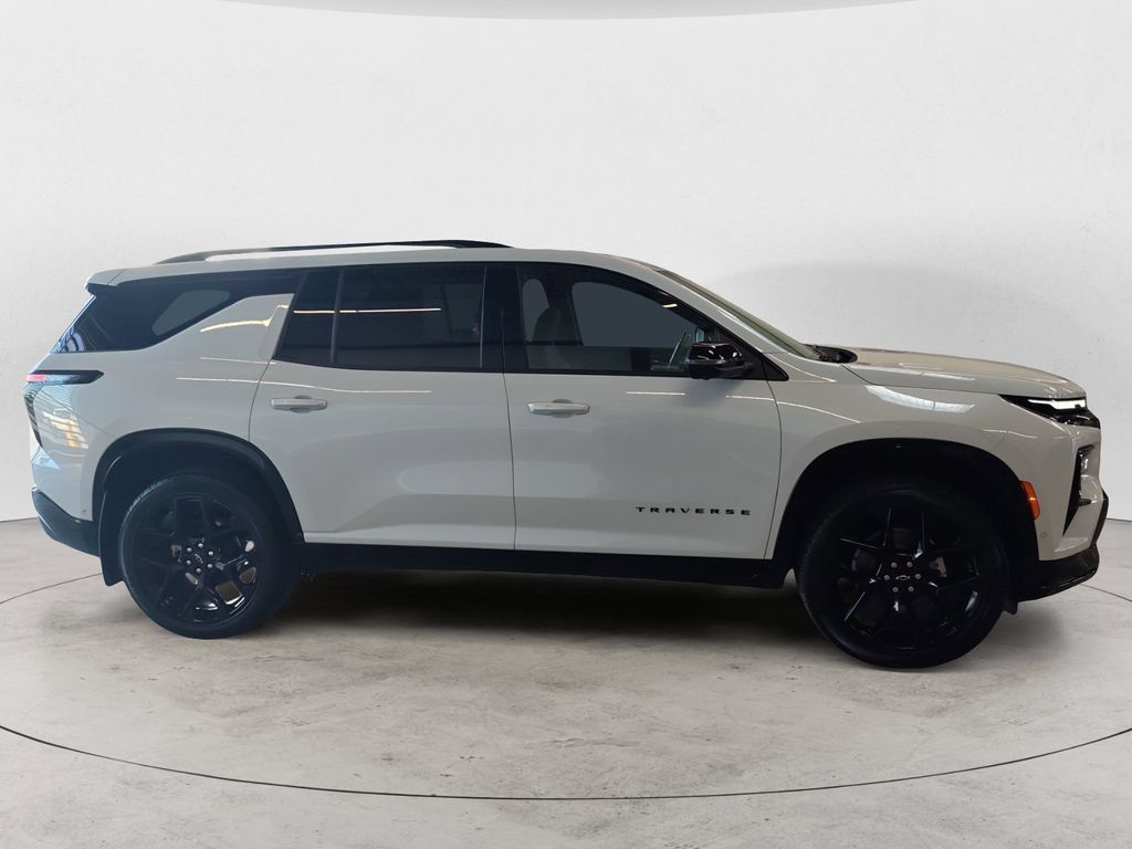 Certified 2026 Chevrolet Traverse RS w/ LPO, Floor Liner Package AWD/4WD image 4