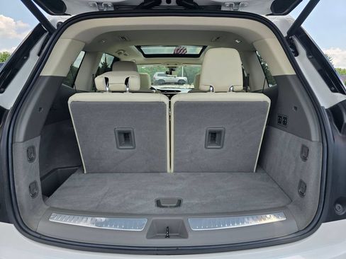 Used 2023 Cadillac XT6 Premium Luxury FWD image 12