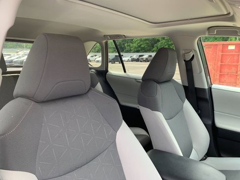 Used 2025 Toyota RAV4 XLE w/ Convenience Package AWD/4WD image 20