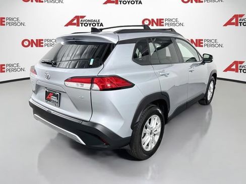 Certified 2025 Toyota Corolla Cross LE w/ Moonroof Package FWD image 8