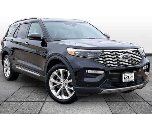 Used 2023 Ford Explorer Platinum w/ Technology Package AWD/4WD image 2